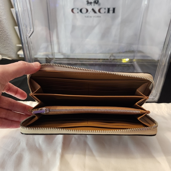 Coach Floral Women's Wallet - Cream and Multicolor - Picture 2 of 2